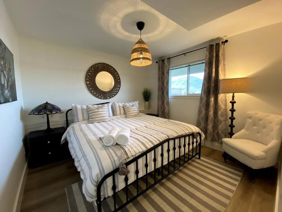 Cozy Lakeview Suite วิกตอเรีย ภายนอก รูปภาพ